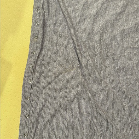 Lululemon Customizable Snap Scarf
Heathered Dusky Lavender - Picture 3 of 3